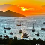 Casa Em Joao Fernandes Com Magnifica Vista Al Mar.